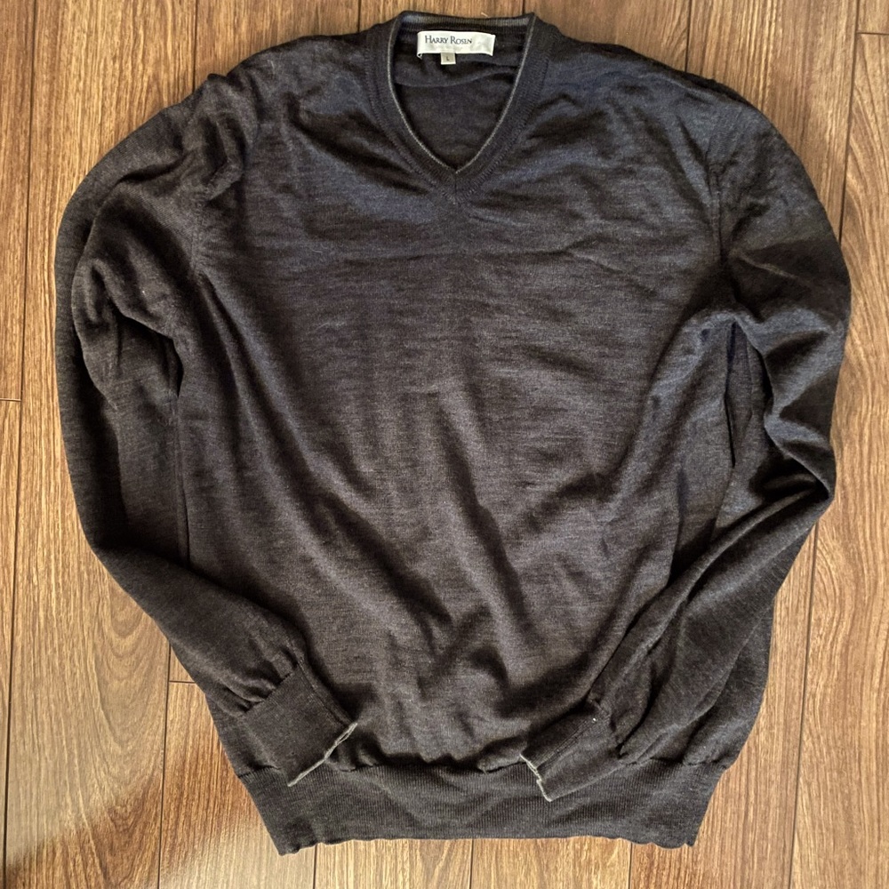 Harry Rosen 100% Merino Wool V-Neck Grey